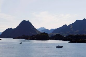 Brussels to keep ban on Arctic oil and gas drilling