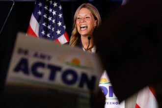 Dem handlers lash out when cameraman confronts their boss about debate: ‘No pictures’