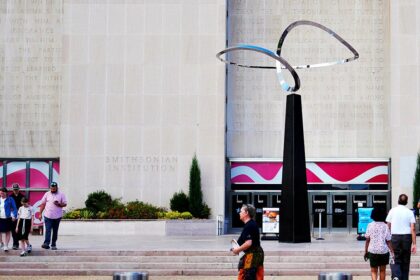 Trump gives Smithsonian days to replace ‘strange modernist sculpture’ with Founding Father