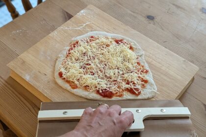 This  Sliding Pizza Peel Promises to Improve Your Launches, but Does It?