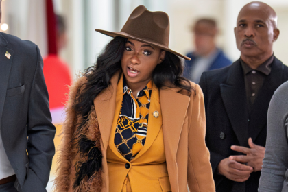 Jasmine Crockett torched for honoring singer with notorious history of violence: ‘Completely vile’