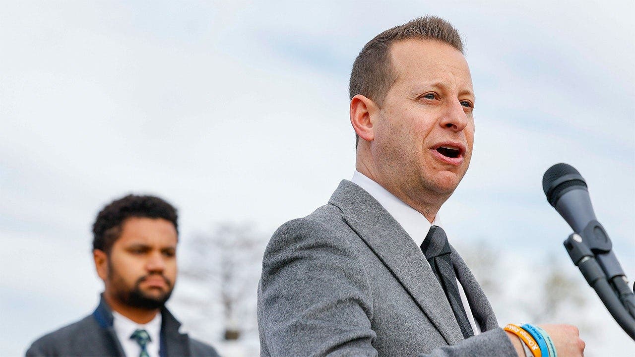 Unearthed audit exposes vulnerable Dem’s handling of COVID relief funds: ‘Gross oversight’