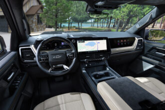 GM’s New Software Plays Nice With Apple CarPlay, Android Auto