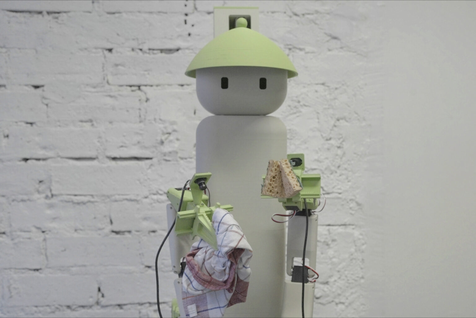This ,555 Humanoid Robot Learns New Chores in 30 Minutes, Startup Says