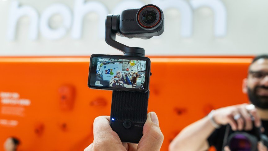 The Hohem Eyepic 2-in-1 camera attached to its gimbal at IFA 2026.