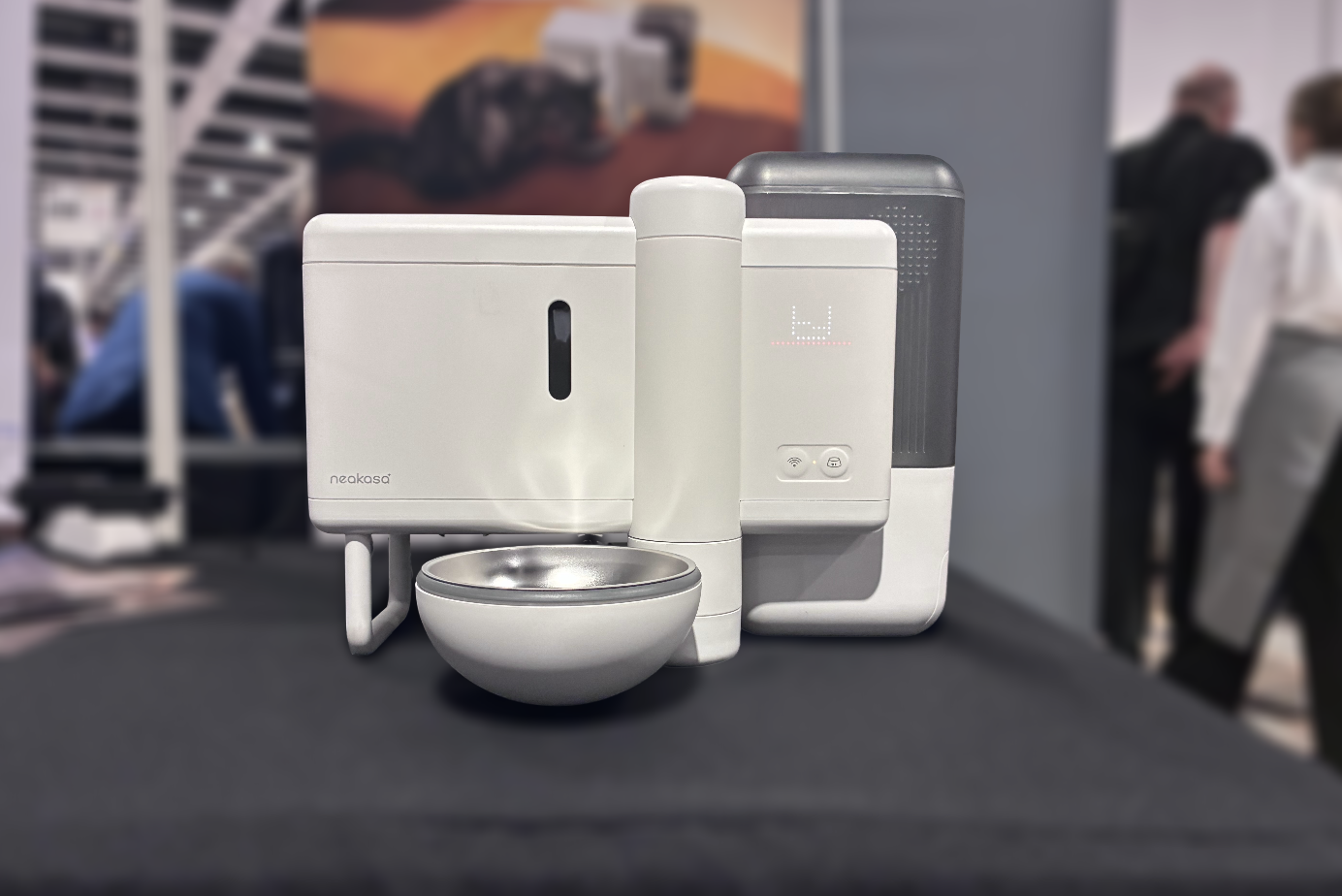 This New Auto-Pet Feeder Is Basically an Instant Pot for Cats