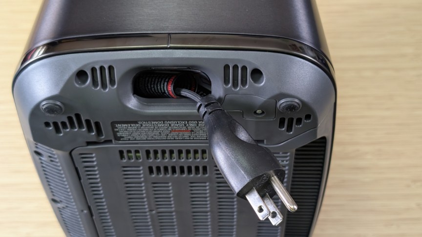 breville-eye-q-850-auto-toaster-bottom-power-cord-storage.jpg