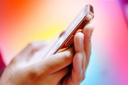 Sick of Paying for Slow Unlimited Data? Readers Recommend This Mobile Carrier