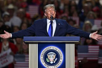 Trump makes stunning first-of-its-kind cash promise in bid to rally GOP voters at Dallas midterm convention