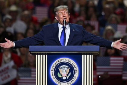 Trump makes stunning first-of-its-kind cash promise in bid to rally GOP voters at Dallas midterm convention