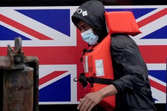 UK ends ‘one in, one out’ migrant returns deal with France